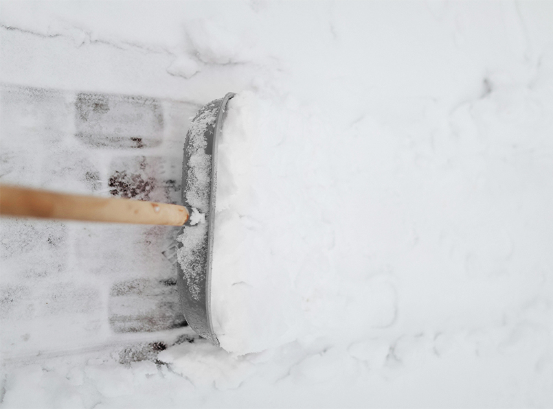 Déneigement et nettoyage extérieur balcons en hiver – PRONET